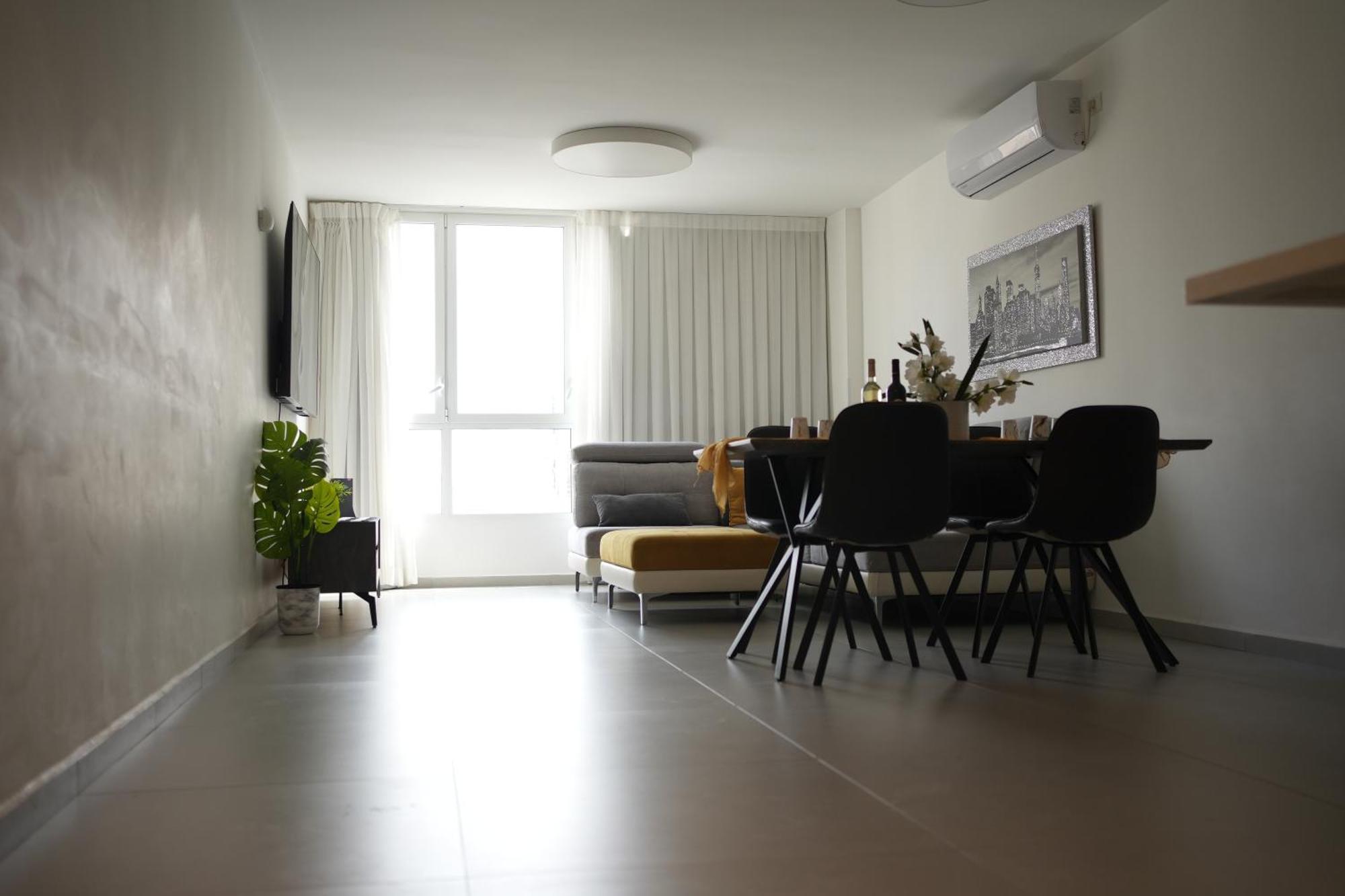 Mys Luxury Apartment Netanja
