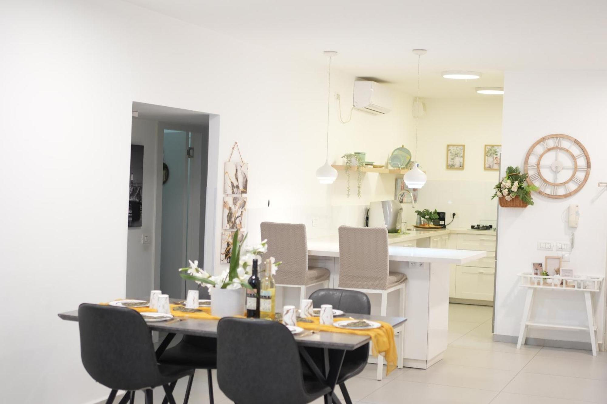Mys Luxury Apartment Netanja